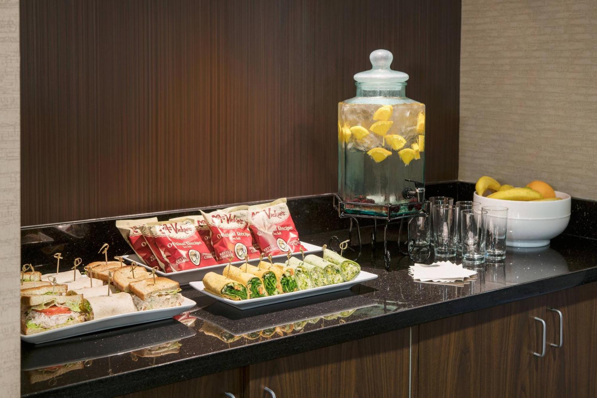 Courtyard By Marriott San Diego Sorrento Valley Экстерьер фото