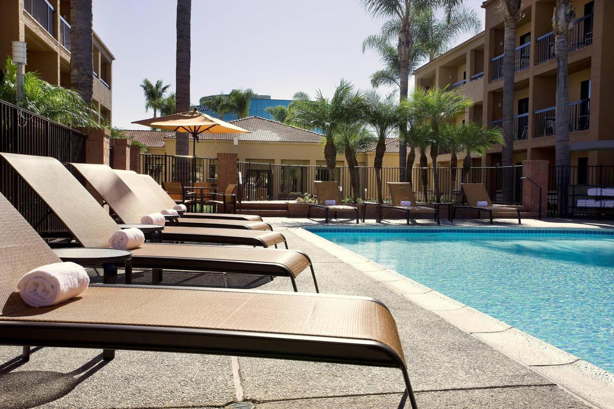Courtyard By Marriott San Diego Sorrento Valley Экстерьер фото